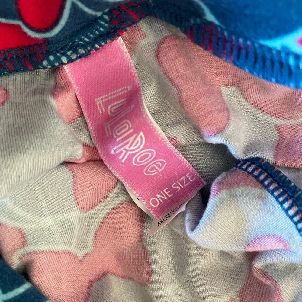 Lularoe Disney Minnie Mouse
One-of-a-kind leggings One Size
All over Minnie - Picture 2 of 5